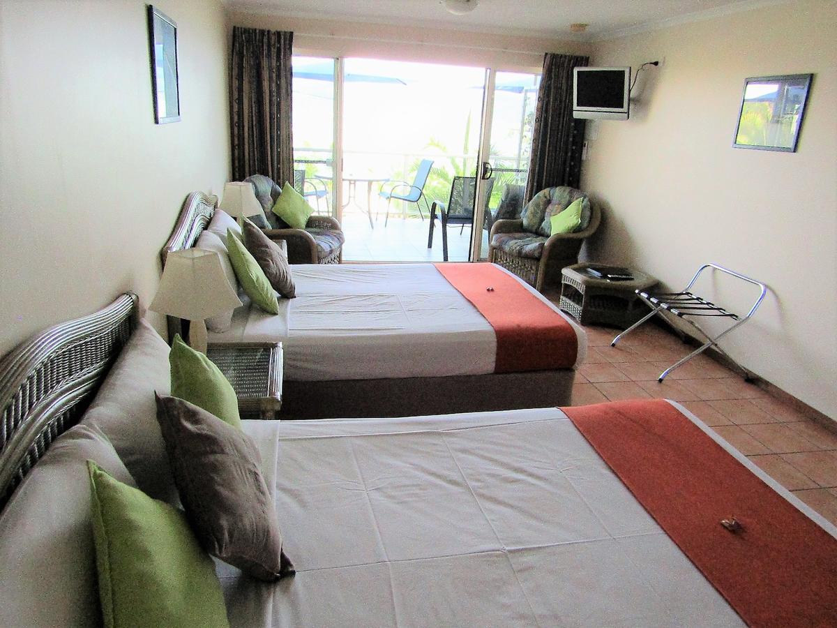 Sunlit Waters Studio Apartments Airlie Beach Exterior photo